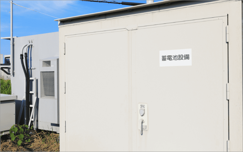 企業が蓄電池を導入するメリット・デメリットや補助金制度、寿命についてわかりやすく解説