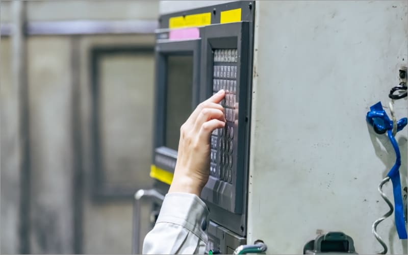 レーザ加工機の仕組みと導入メリット｜導入前に知っておくべきこと