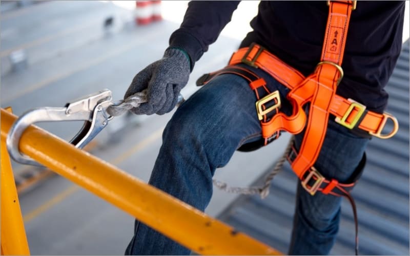 命綱をつける人