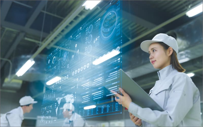 DXと女性作業員のイメージ